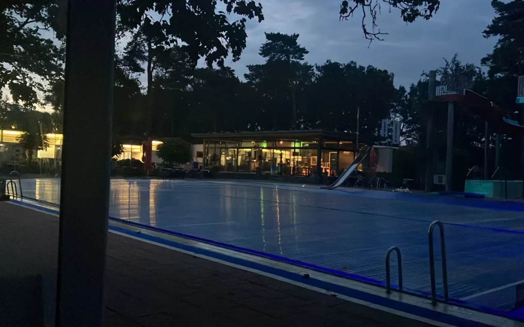 Zwembad In de Dennen in Vorden extra week open